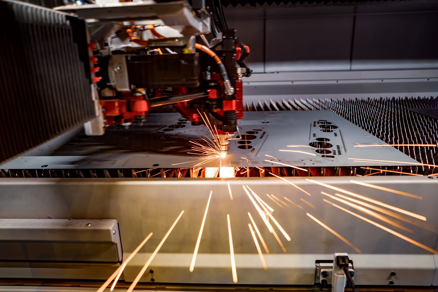 บริษัทจำหน่ายเครื่องตัดเลเซอร์ CNC